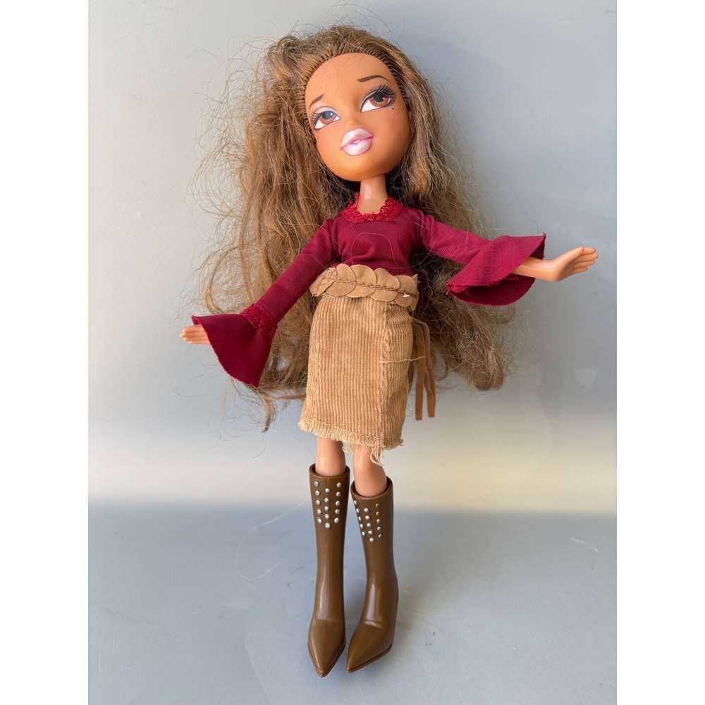 Bratz Yasmin Doll 2001 MGA Brunette Brown Eyes Burgundy Top Corduroy Skirt Boots